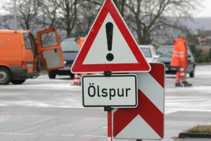 schild lspur auf einer landstrae