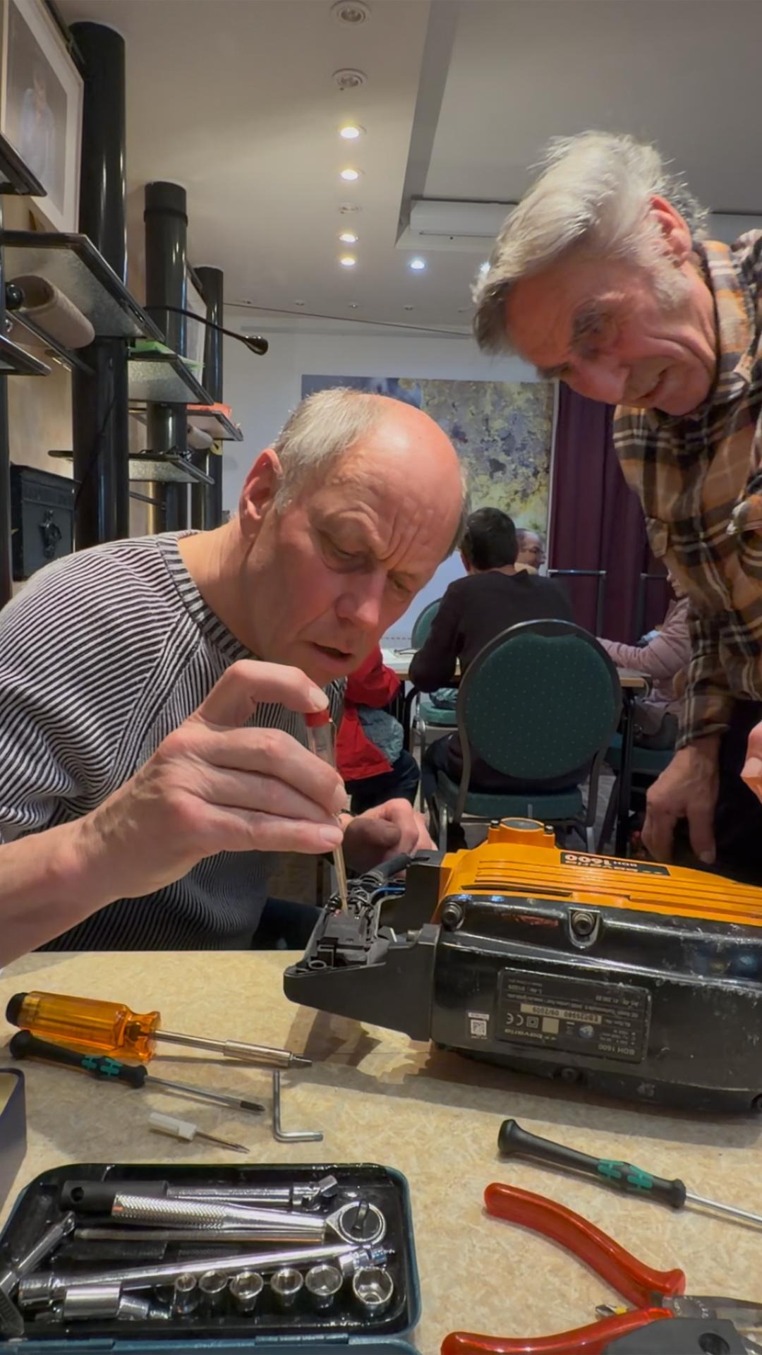 2026-03-04_ReparaturCafe_Bohrhammer